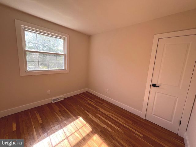 825 LEXINGTON AVE, Turnersville, NJ 08012
