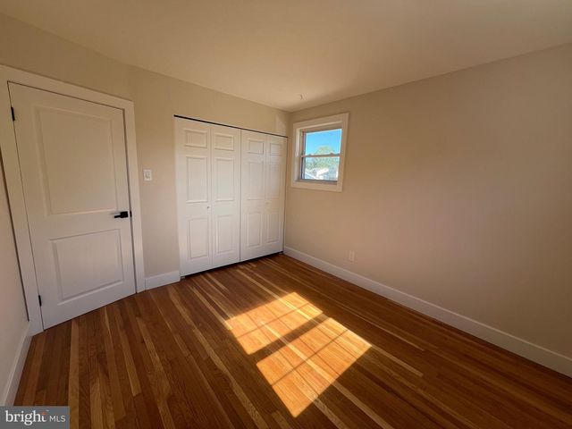 825 LEXINGTON AVE, Turnersville, NJ 08012