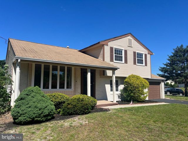 825 LEXINGTON AVE, Turnersville, NJ 08012