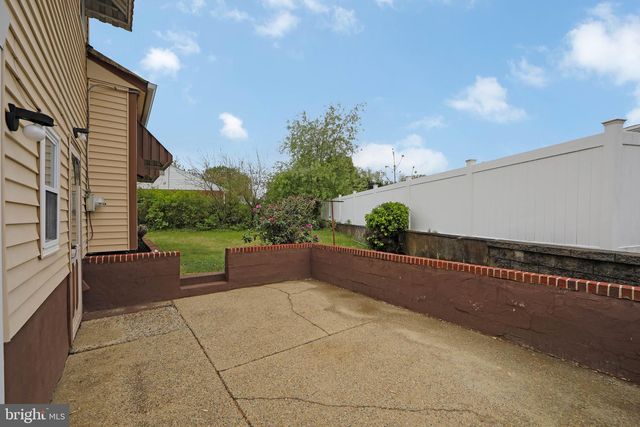 825 LEXINGTON AVE, Turnersville, NJ 08012