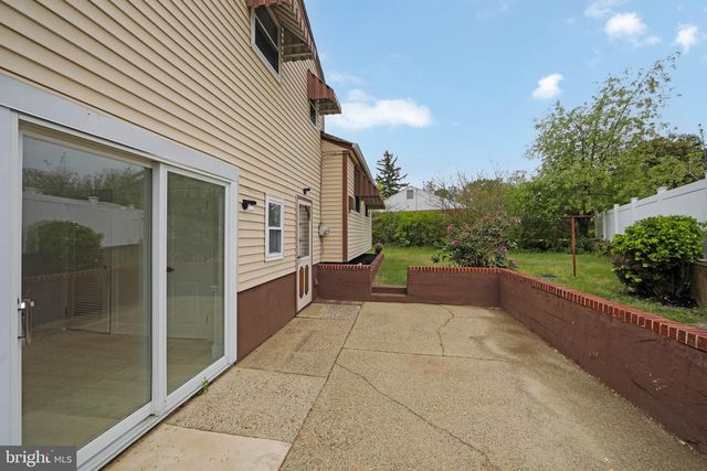 825 LEXINGTON AVE, Turnersville, NJ 08012