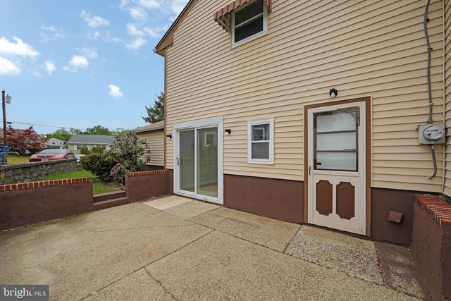 825 LEXINGTON AVE, Turnersville, NJ 08012