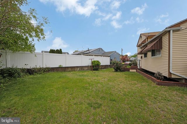 825 LEXINGTON AVE, Turnersville, NJ 08012