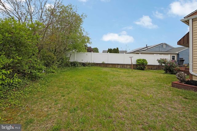 825 LEXINGTON AVE, Turnersville, NJ 08012