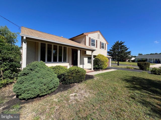 825 LEXINGTON AVE, Turnersville, NJ 08012