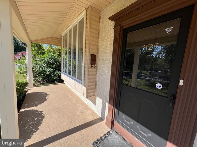 825 LEXINGTON AVE, Turnersville, NJ 08012
