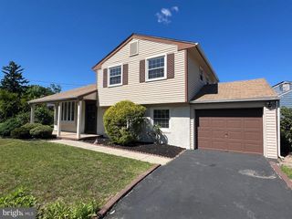 825 LEXINGTON AVE, Turnersville, NJ 08012