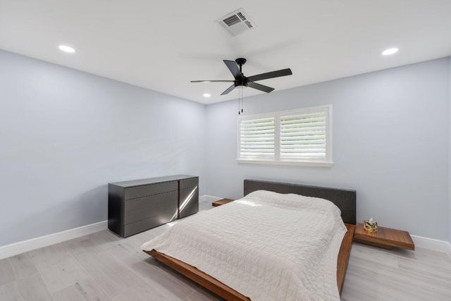 830 SE 22nd Avenue, Pompano Beach, FL 33062