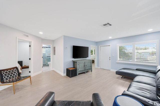 830 SE 22nd Avenue, Pompano Beach, FL 33062