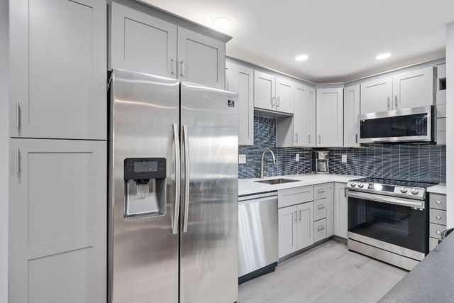 830 SE 22nd Avenue, Pompano Beach, FL 33062