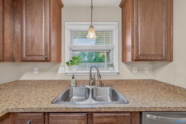 221 Waxmyrtle Drive, Harvest, AL 35749