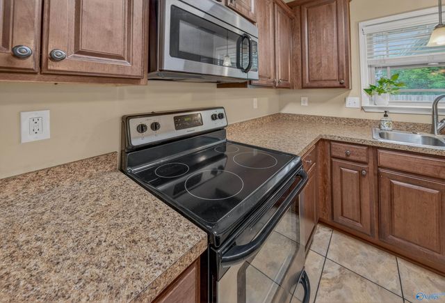 221 Waxmyrtle Drive, Harvest, AL 35749