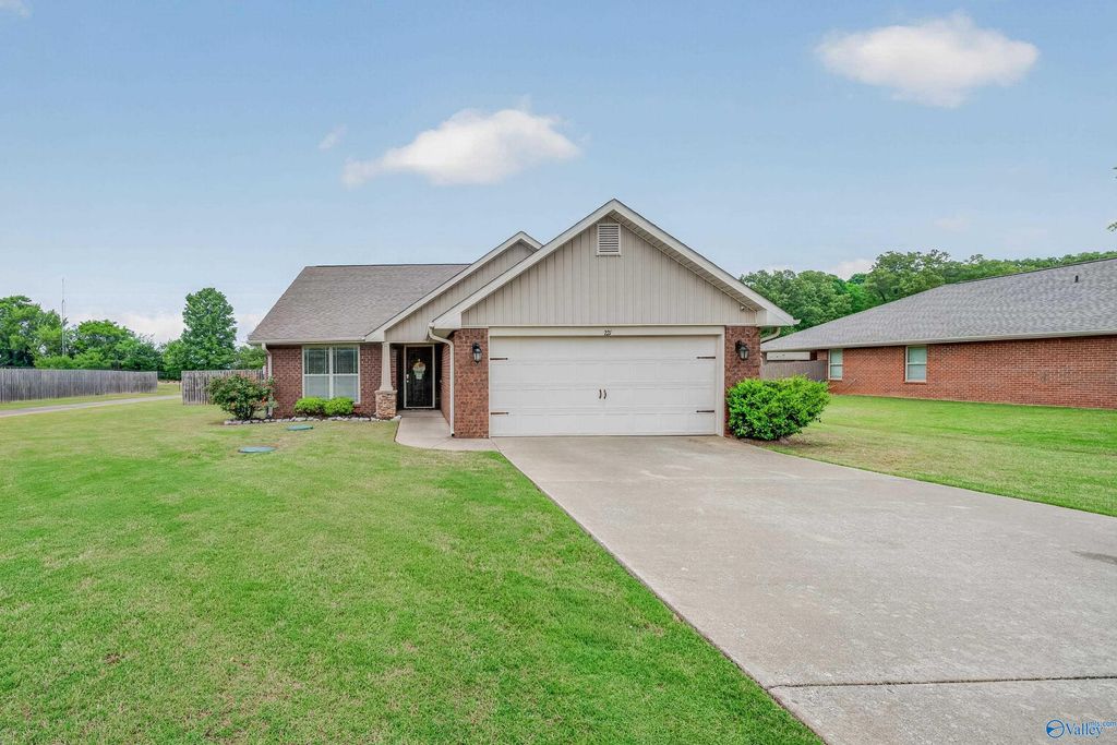 221 Waxmyrtle Drive, Harvest, AL 35749