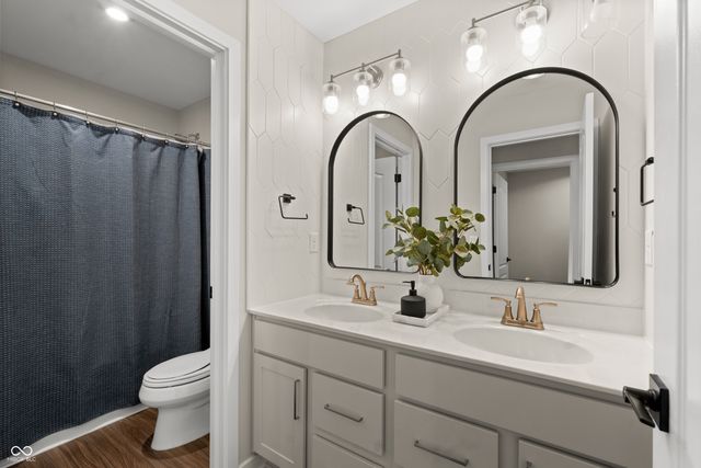 132 Oakhurst Way, Westfield, IN 46074