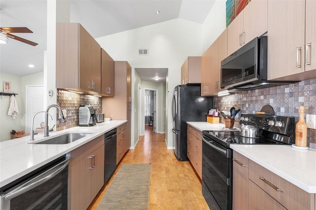 221 GROSVENOR LOOP, Davenport, FL 33897