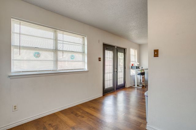 2102 SE 10th Street, Mineral Wells, TX 76067