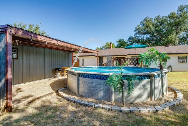 2102 SE 10th Street, Mineral Wells, TX 76067