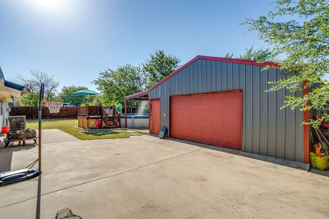 2102 SE 10th Street, Mineral Wells, TX 76067