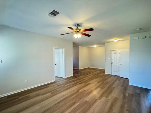 7906 Emerald Oak Drive, Texas City, TX 77591