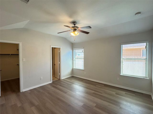 7906 Emerald Oak Drive, Texas City, TX 77591