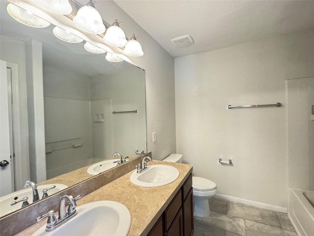 7906 Emerald Oak Drive, Texas City, TX 77591