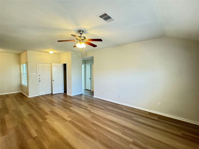 7906 Emerald Oak Drive, Texas City, TX 77591