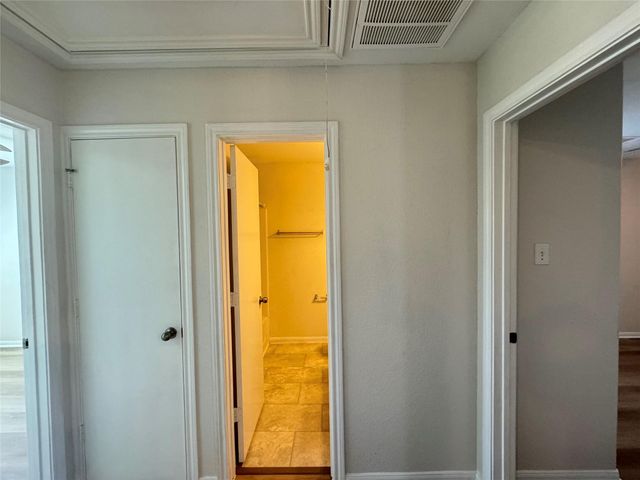 7906 Emerald Oak Drive, Texas City, TX 77591