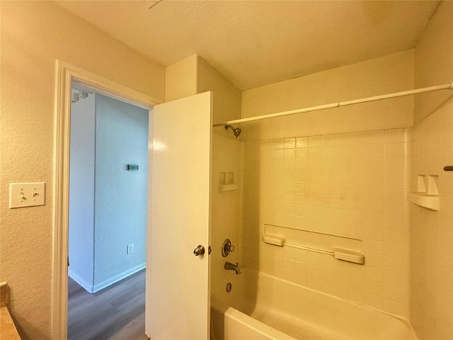 7906 Emerald Oak Drive, Texas City, TX 77591