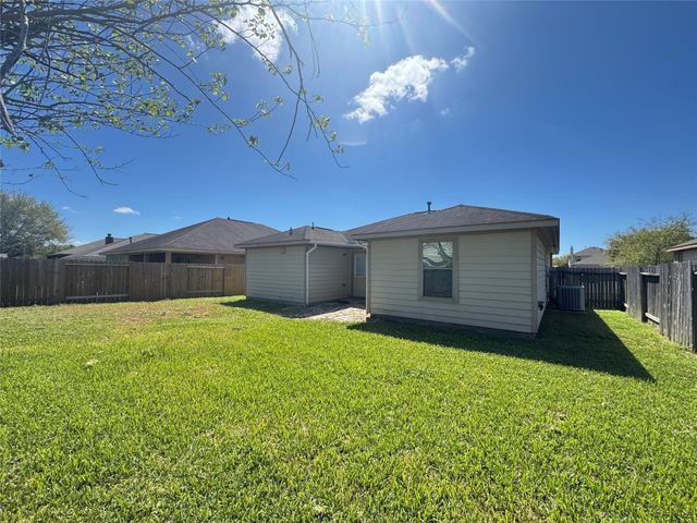 7906 Emerald Oak Drive, Texas City, TX 77591