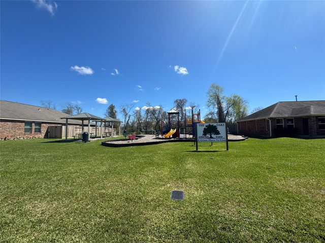 7906 Emerald Oak Drive, Texas City, TX 77591