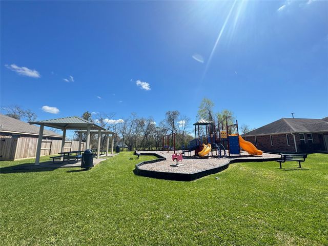 7906 Emerald Oak Drive, Texas City, TX 77591