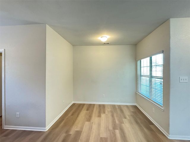 7906 Emerald Oak Drive, Texas City, TX 77591