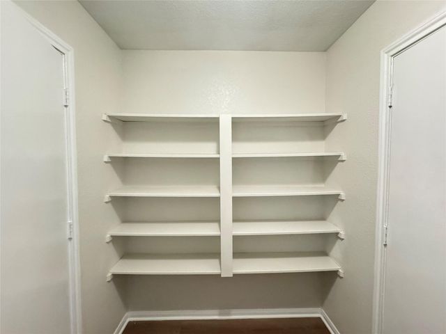 7906 Emerald Oak Drive, Texas City, TX 77591