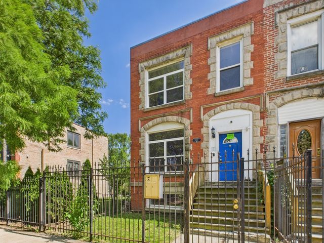 2933 W Wilcox Street, Chicago, IL 60612