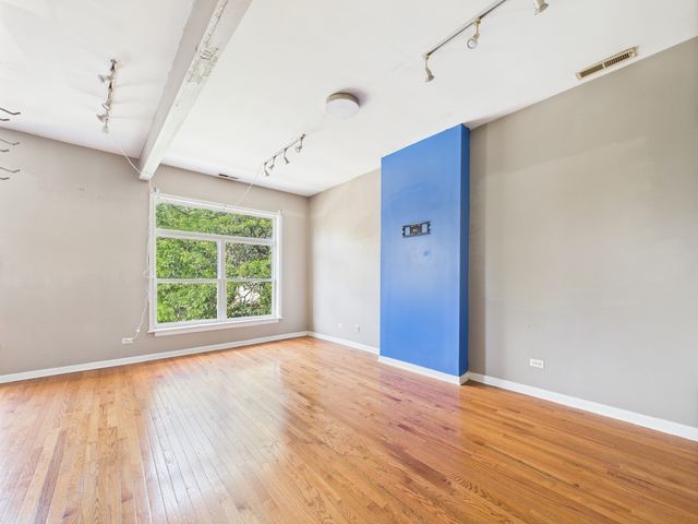 2933 W Wilcox Street, Chicago, IL 60612