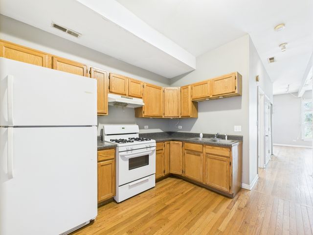 2933 W Wilcox Street, Chicago, IL 60612