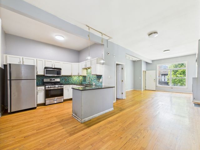 2933 W Wilcox Street, Chicago, IL 60612