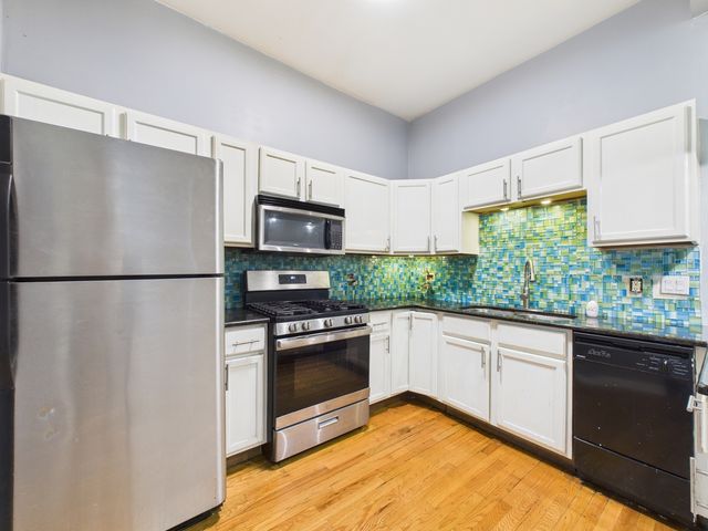 2933 W Wilcox Street, Chicago, IL 60612