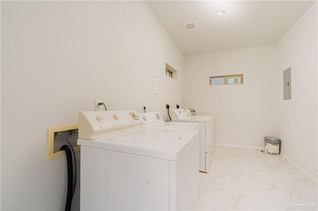 422 W Chavez W Street, Edinburg, TX 78541