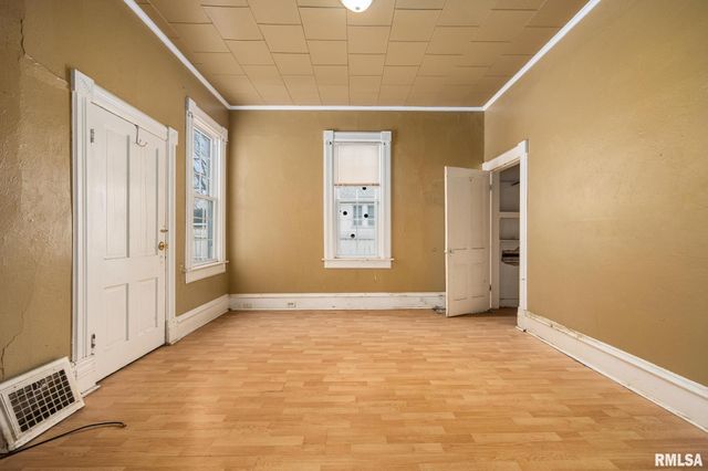 318 WASHINGTON Street, Pekin, IL 61554