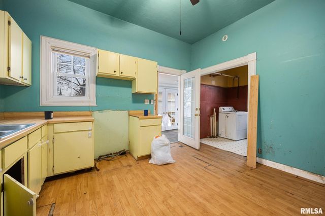 318 WASHINGTON Street, Pekin, IL 61554