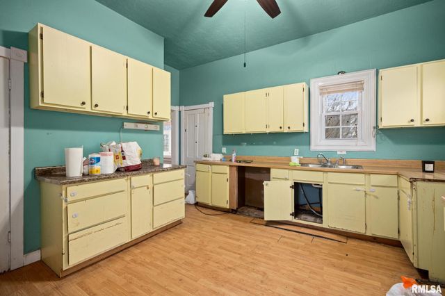 318 WASHINGTON Street, Pekin, IL 61554