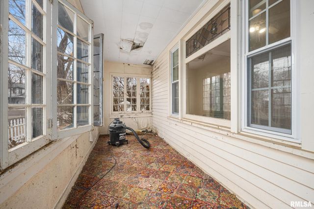 318 WASHINGTON Street, Pekin, IL 61554