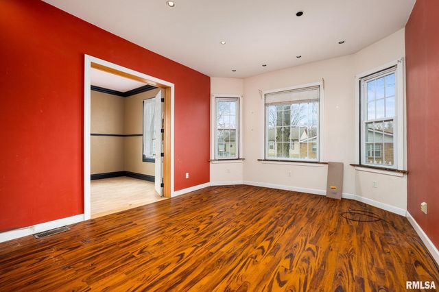 318 WASHINGTON Street, Pekin, IL 61554