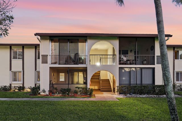 3561 NW Tall Pine Way NW C2, Greenacres, FL 33463