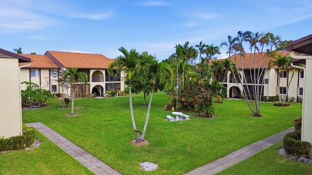3561 NW Tall Pine Way NW C2, Greenacres, FL 33463