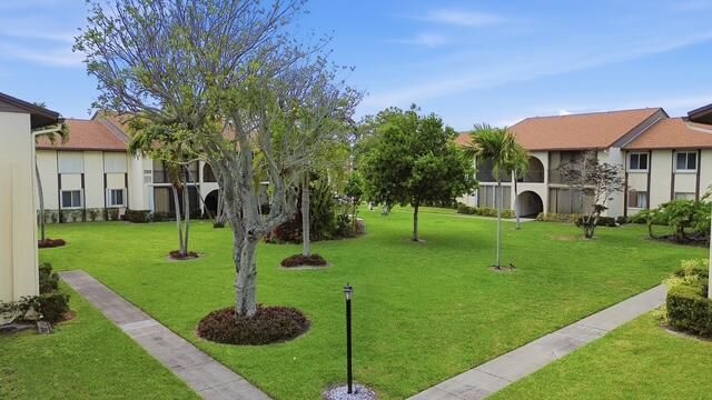 3561 NW Tall Pine Way NW C2, Greenacres, FL 33463