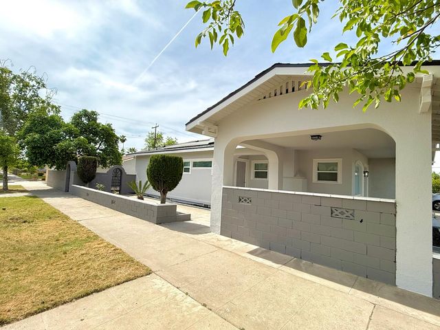 242 Fresno Street, Fresno, CA 93706