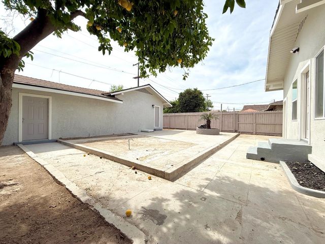 242 Fresno Street, Fresno, CA 93706