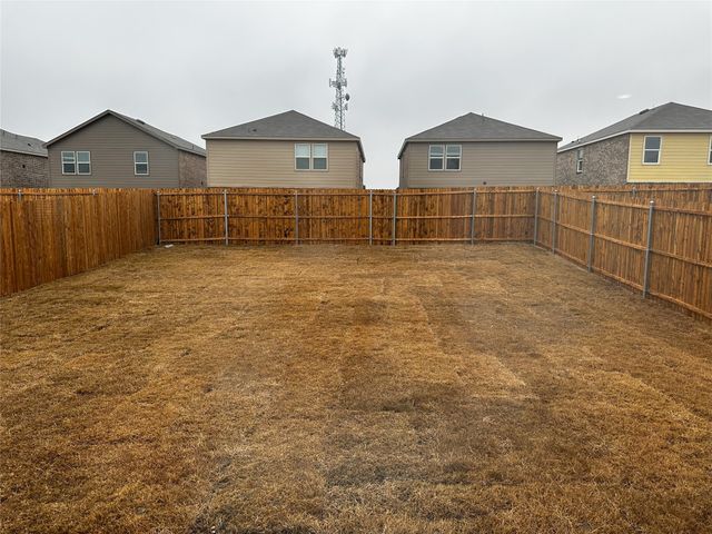 320 Glenwick Lane, Van Alstyne, TX 75495